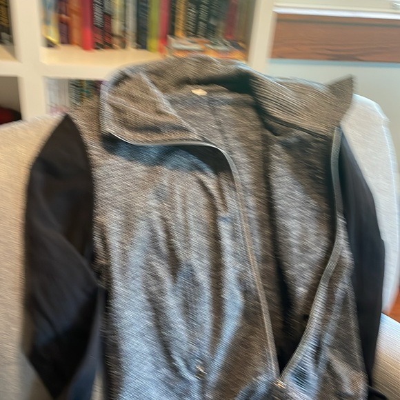 Lululemon track jacket - Picture 5 of 8